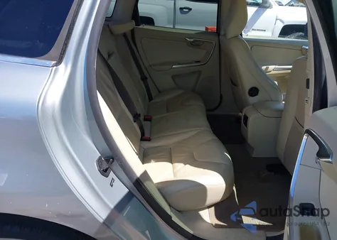 2012 Volvo Xc60 3.2/3.2 Platinum/3.2 Premier/3.2 Premier Plus z USA, uszkodzony, nr VIN YV4952DL6C2342972